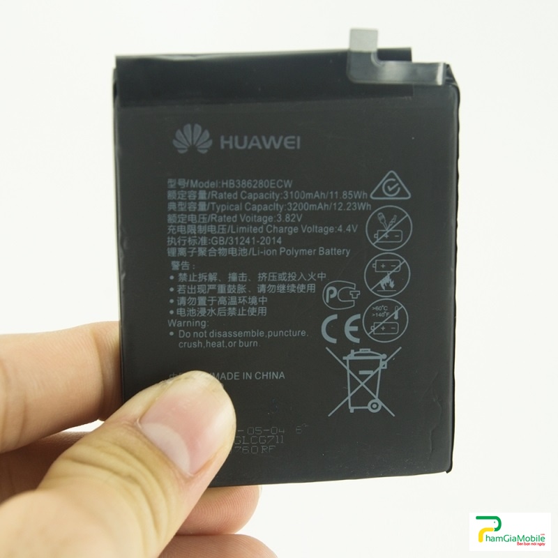 Thay Pin Huawei Honor 9 có dung lượng 3200mAh và số vold là 4.4V , được sản xuất theo chuẩn Li-ion . Pin được cải thiện hơn Pin cũ sẽ giúp bạn tạo nên sức mạnh để tiếp tục thực hiện nhu cầu thông tin liên lạc của bạn. Hoàn hảo như một pin phụ hoặc thay thế tiện dụng