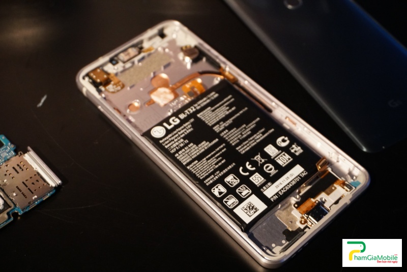 Thay Pin LG G6 Mã BL-T32 BATTERY Chính Hãng LG được bảo hành 3 tháng kể từ khi mua , pin này được sản xuất đúng chuẩn li-ion với dung lượng đúng theo của pin theo máy . không chỉ riêng Thay Pin LG G6 Mã BL-T32 BATTERY Chính Hãng LG mà pin Lg Khác cũng thế .